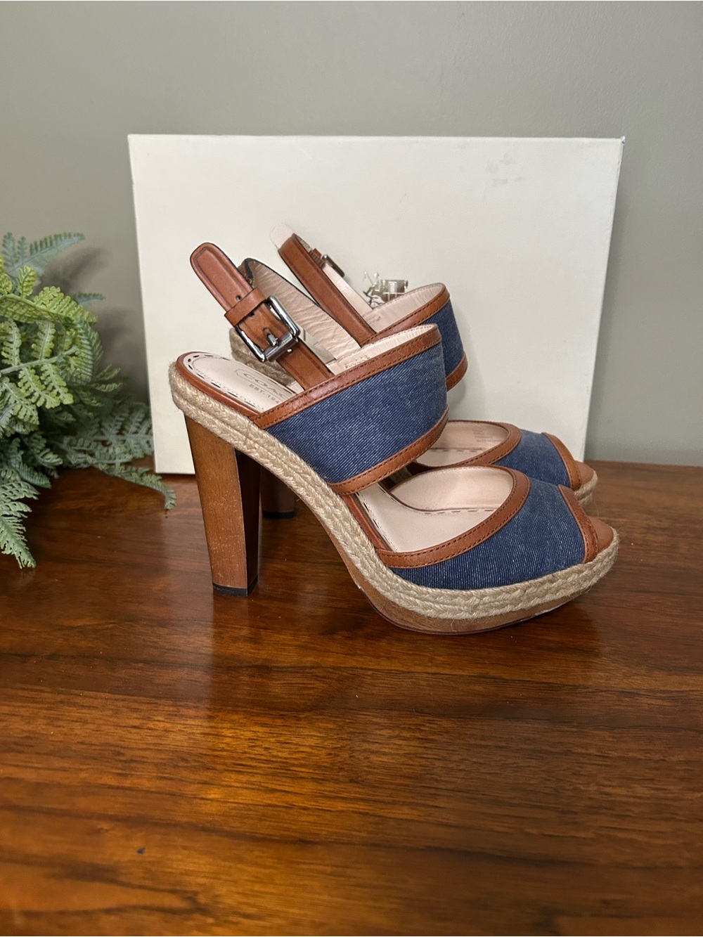 Coach Daria Denim Leather Trim Sandals 7.5-8 *Excellent* - Picture 3 of 7